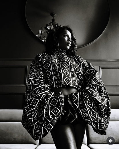 Takugama Oversized Crop Jacket (White and black)